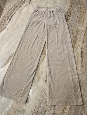 Lululemon Scuba Mid-Rise Wide Leg Pant Zip Sz 0 Riverstone Ribbed Velvet Cord